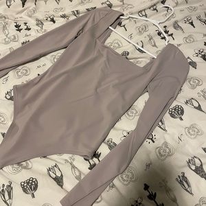 Aritzia Babaton Squareneck Contour Bodysuit